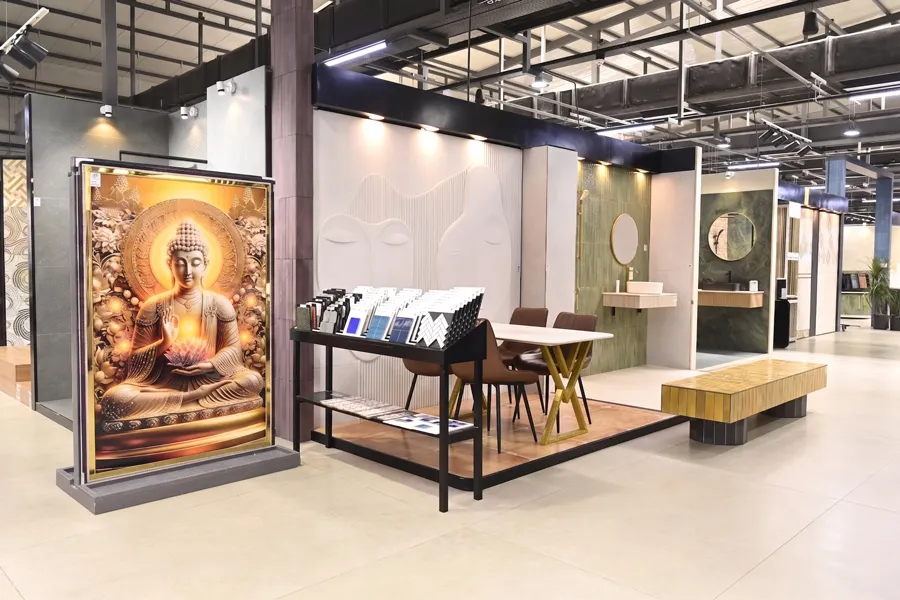 Store view 16