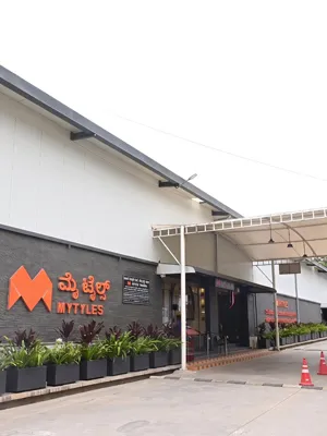 Store view 5